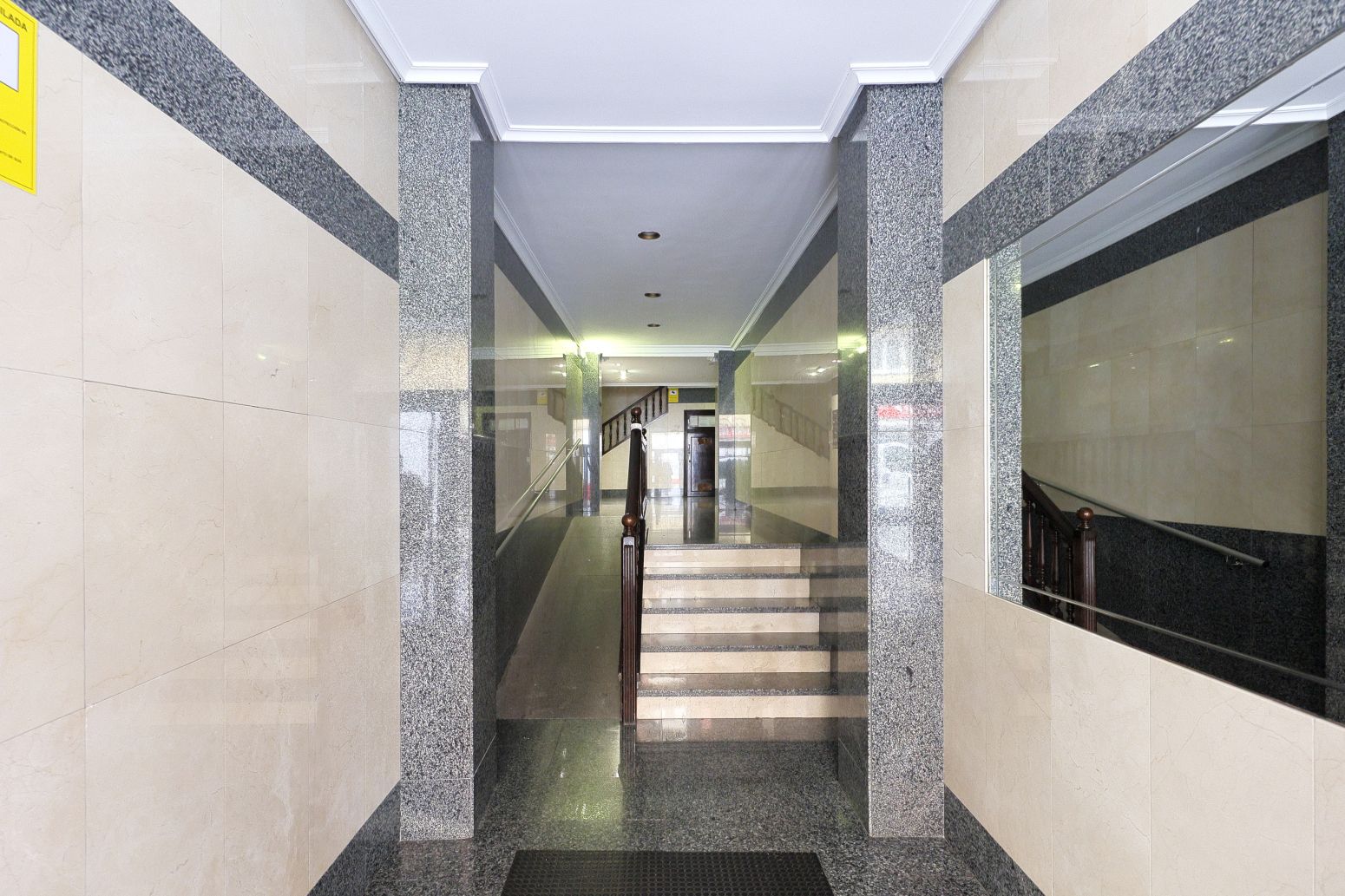 Pis en venda en Oviedo  amb Calefacció, Parquet i Traster