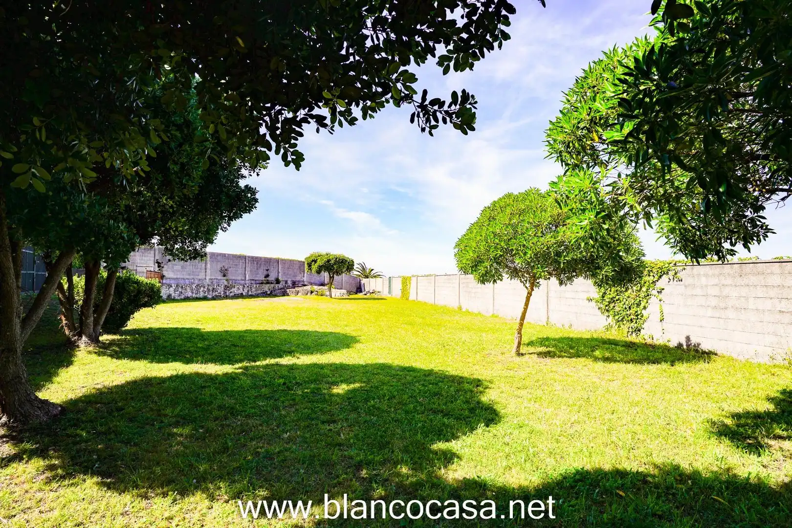 Jardí de Finca rústica en venda en Malpica de Bergantiños amb Jardí privat i Moblat