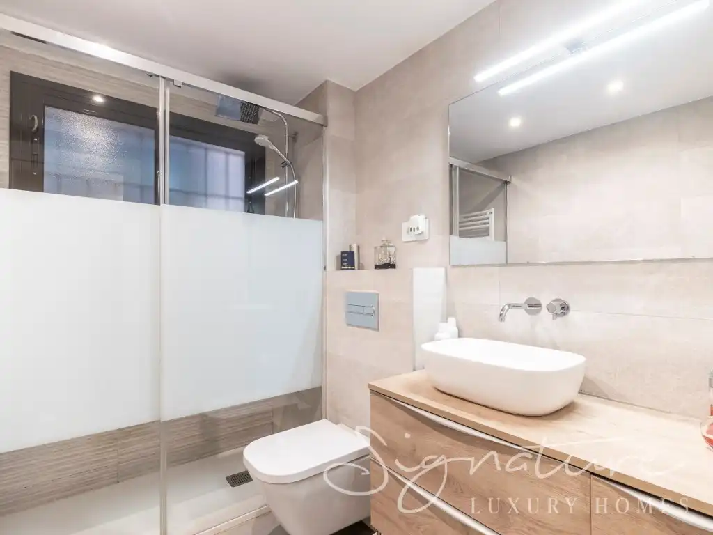 Bathroom of Ground floor for sale in Sant Cugat del Vallès  with Air Conditioner and Heating