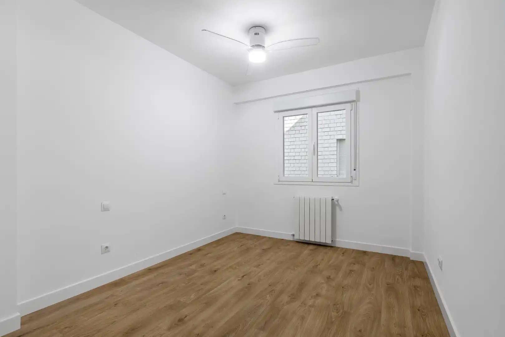 Bedroom of Flat for sale in Madrid  with Air Conditioner, Heating and Terrace
