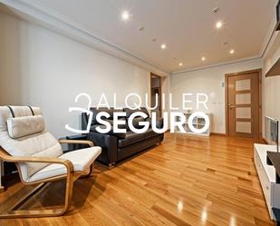 Living room of Flat to rent in  Madrid Capital  with Air Conditioner, Heating and Furnished