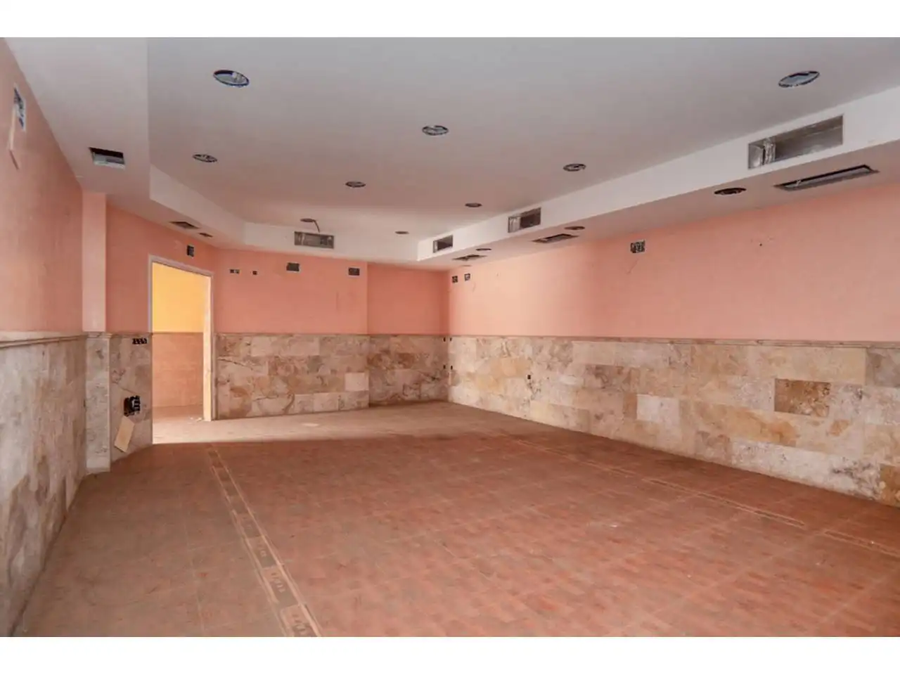 Local commercial à vendre à Calle LUCHANA, imagen 3