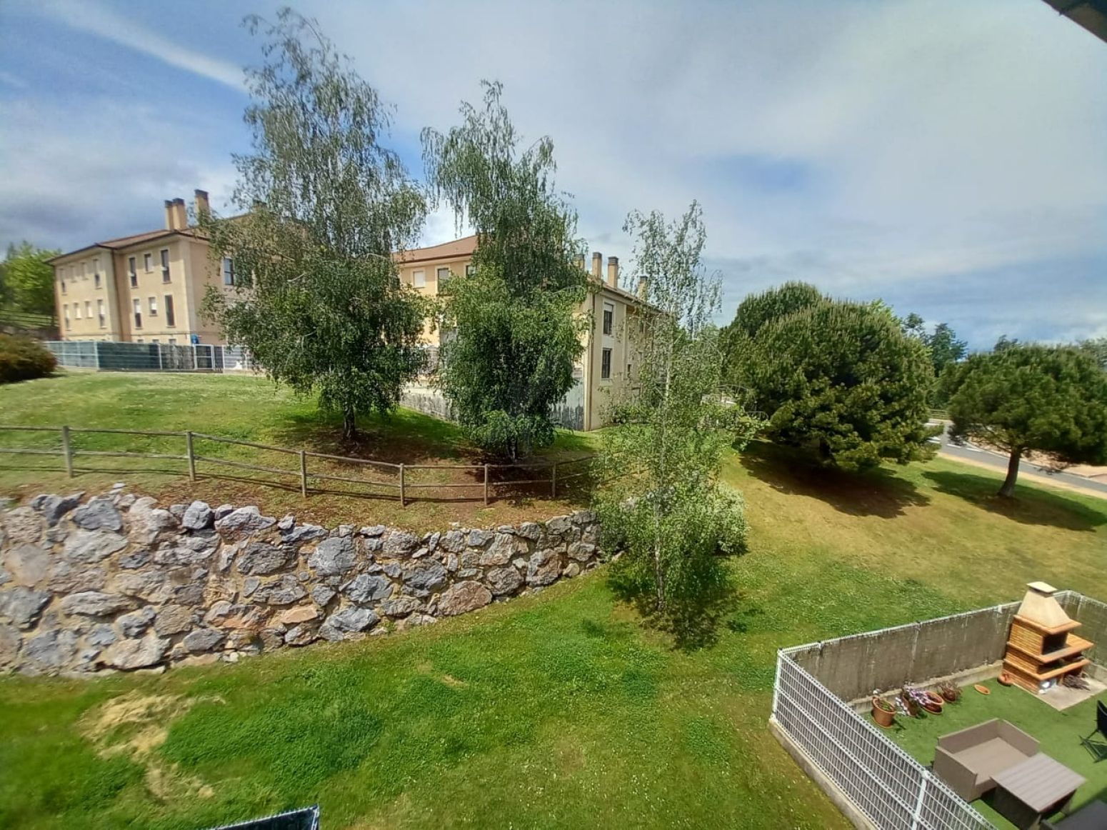 Jardí de Pis en venda en Sojuela amb Calefacció, Parquet i Traster