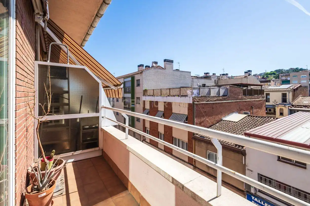 Terrassa de Apartament en venda en Sant Vicenç Dels Horts amb Aire condicionat i Balcó
