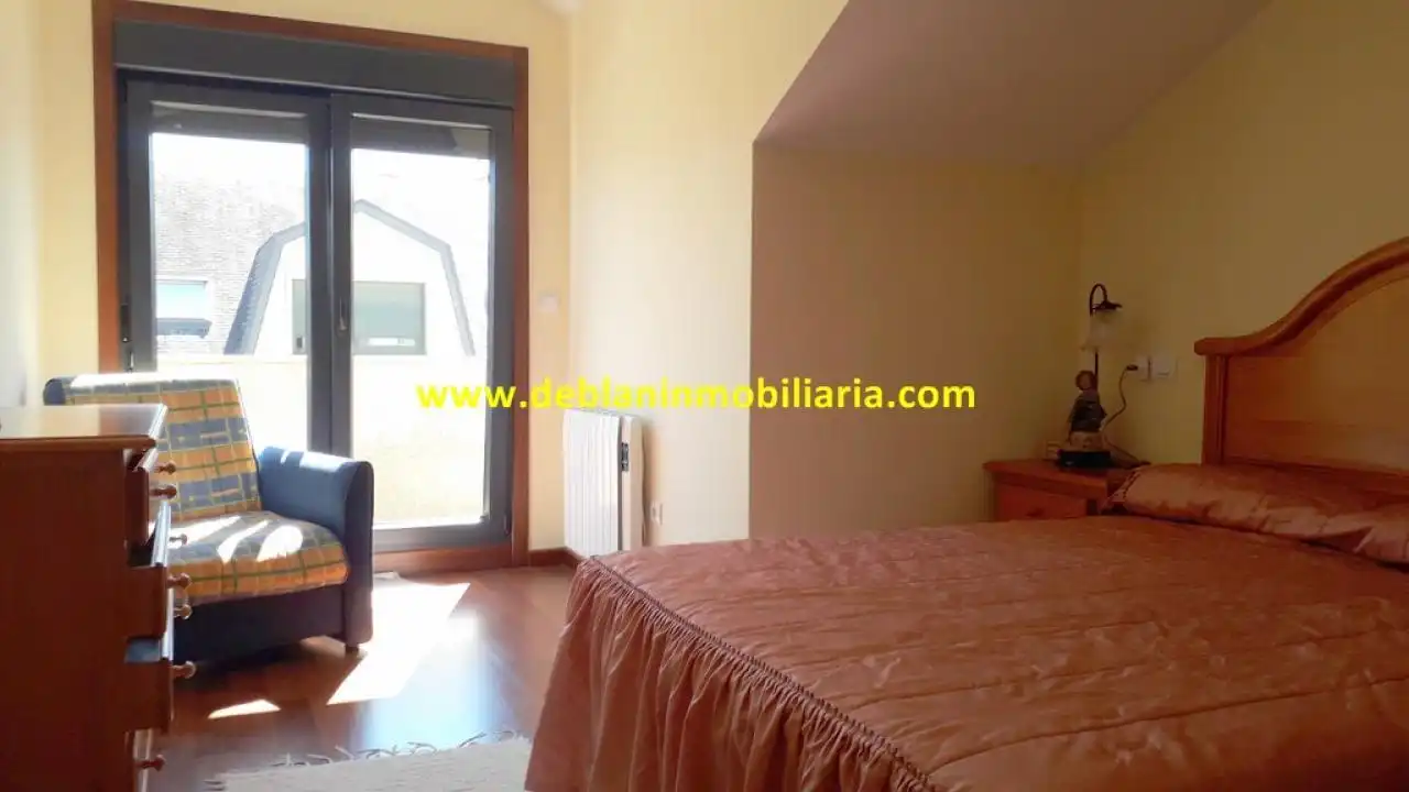 Habitación de Ático en venta en Tomiño con Calefacción, Parquet y Terraza
