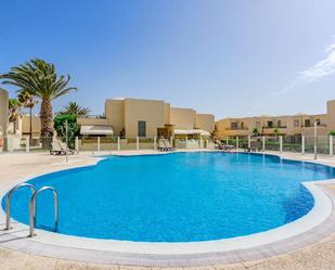 Piscina de Dúplex en venda en Granadilla de Abona amb Aire condicionat, Jardí privat i Terrassa