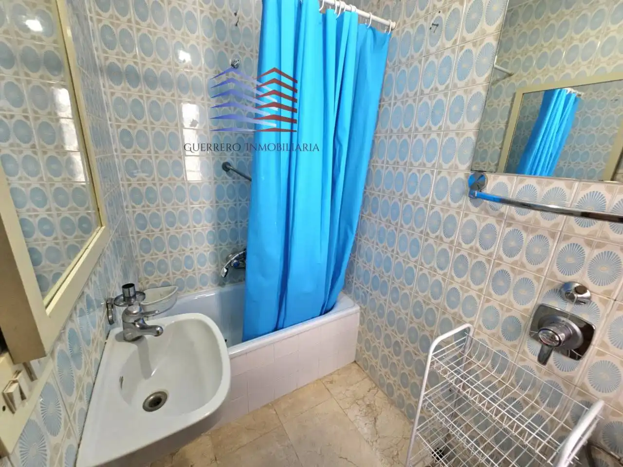 Baño de Piso de alquiler en Ourense Capital  con Calefacción, Parquet y Trastero