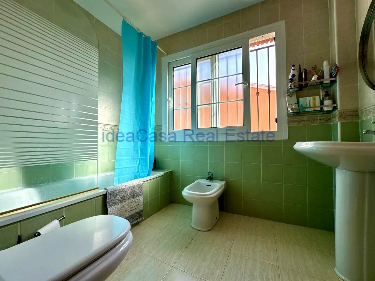 Außenansicht von Haus oder Chalet zum Verkauf in Benalmádena mit Klimaanlage, Privatgarten und Terrasse