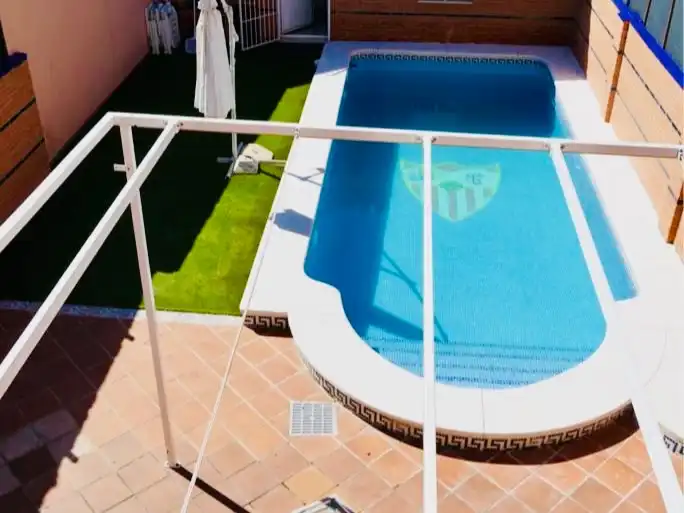 Piscina de Casa o xalet de lloguer en Mairena del Aljarafe amb Aire condicionat, Jardí privat i Piscina