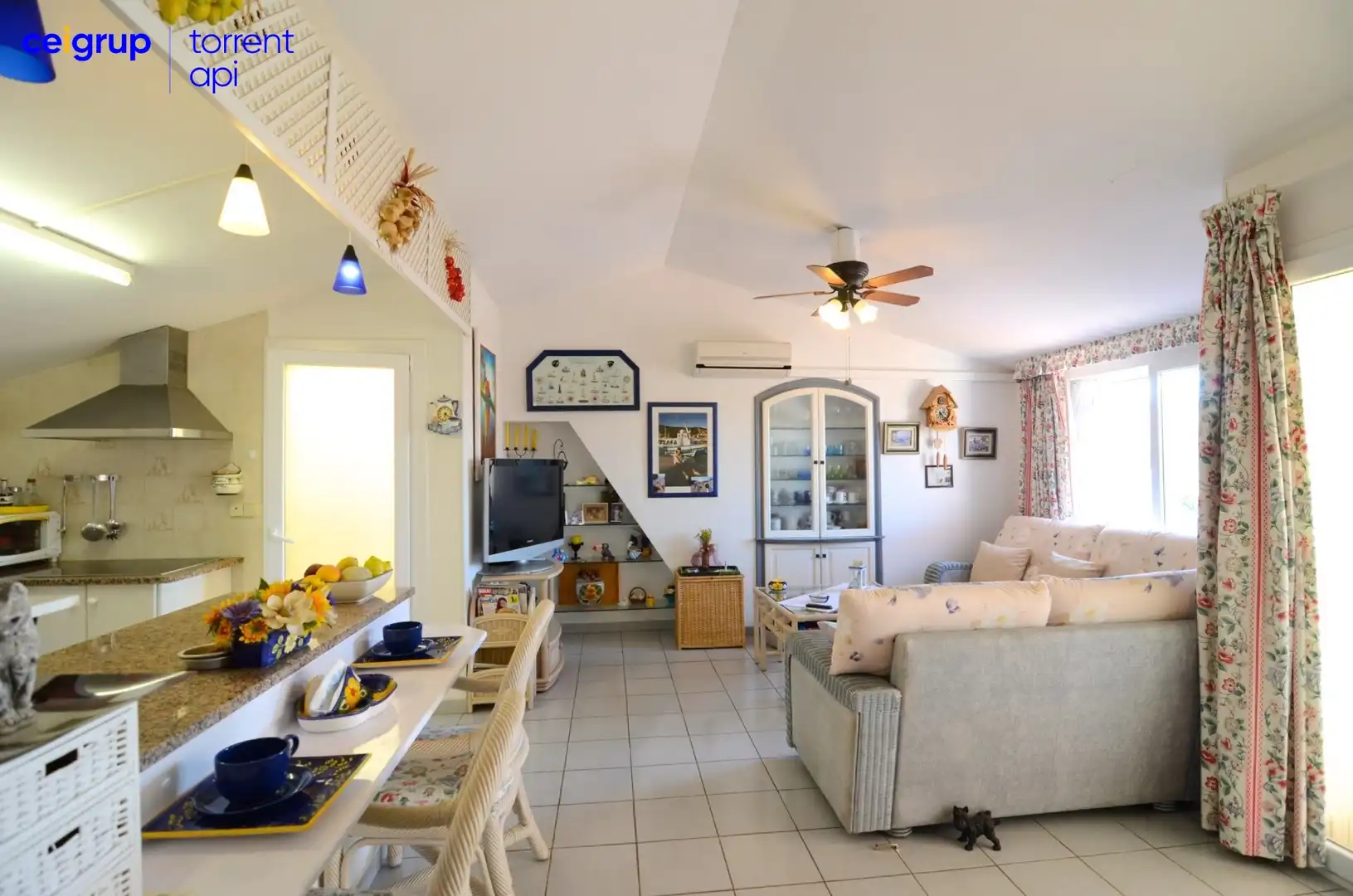 Sala de estar de Ático en venta en L'Estartit con Aire acondicionado, Terraza y Amueblado