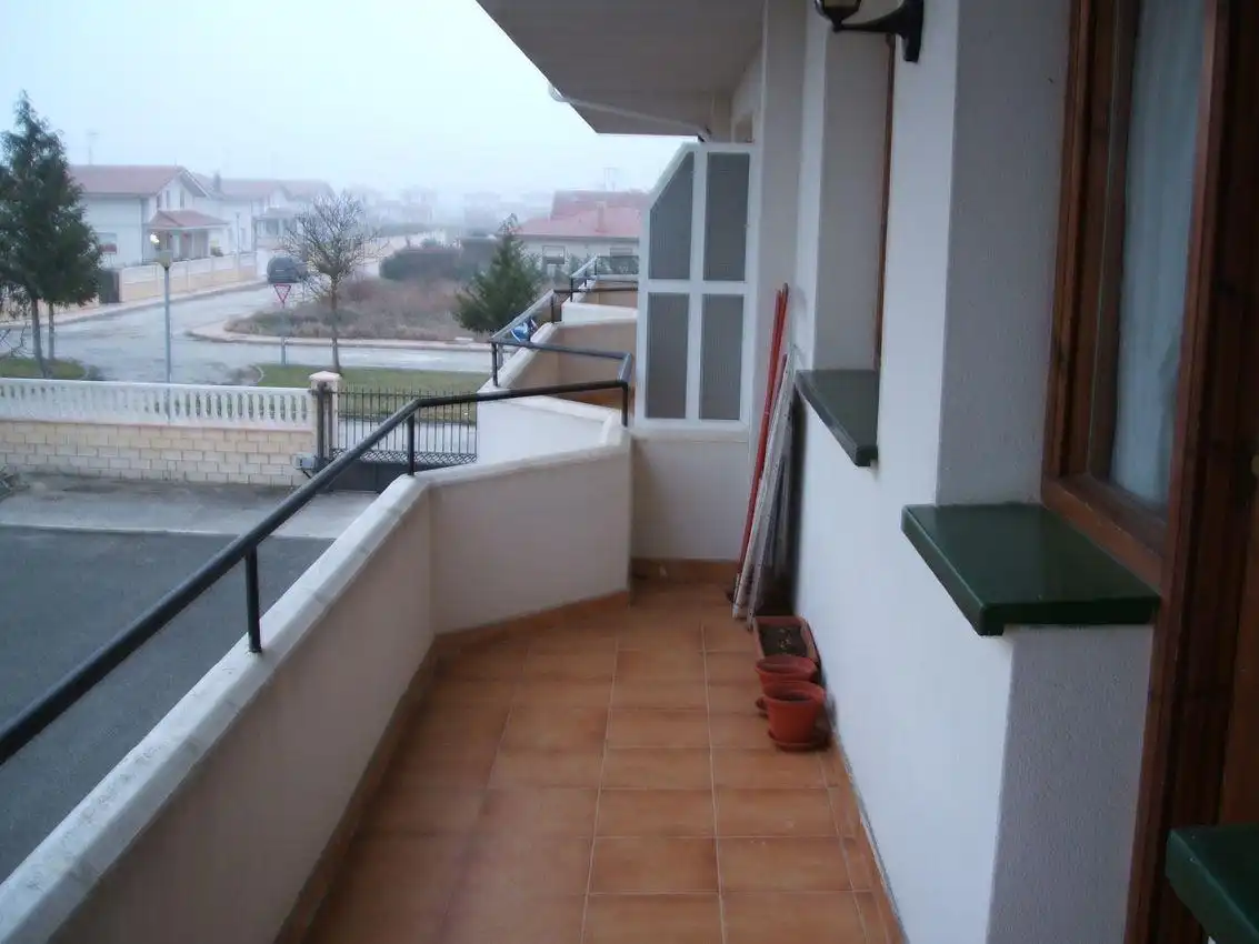 Terraza de Piso en venta en Medina de Pomar con Calefacción, Jardín privado y Terraza
