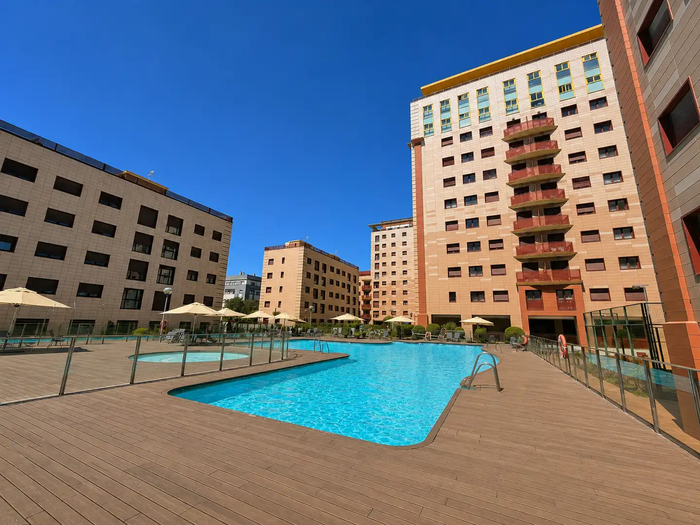Swimming pool of Flat for sale in Sevilla  with Air Conditioner and Community pool