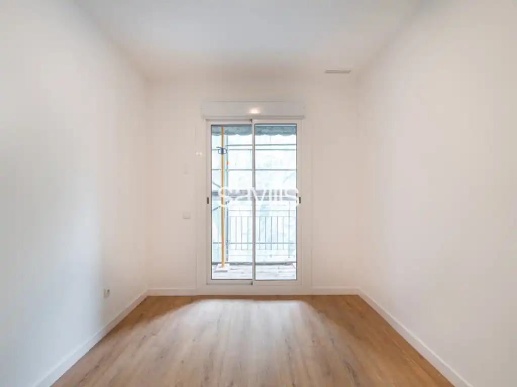 Bedroom of Apartments for sale in Barcelona  with Air Conditioner and Balcony