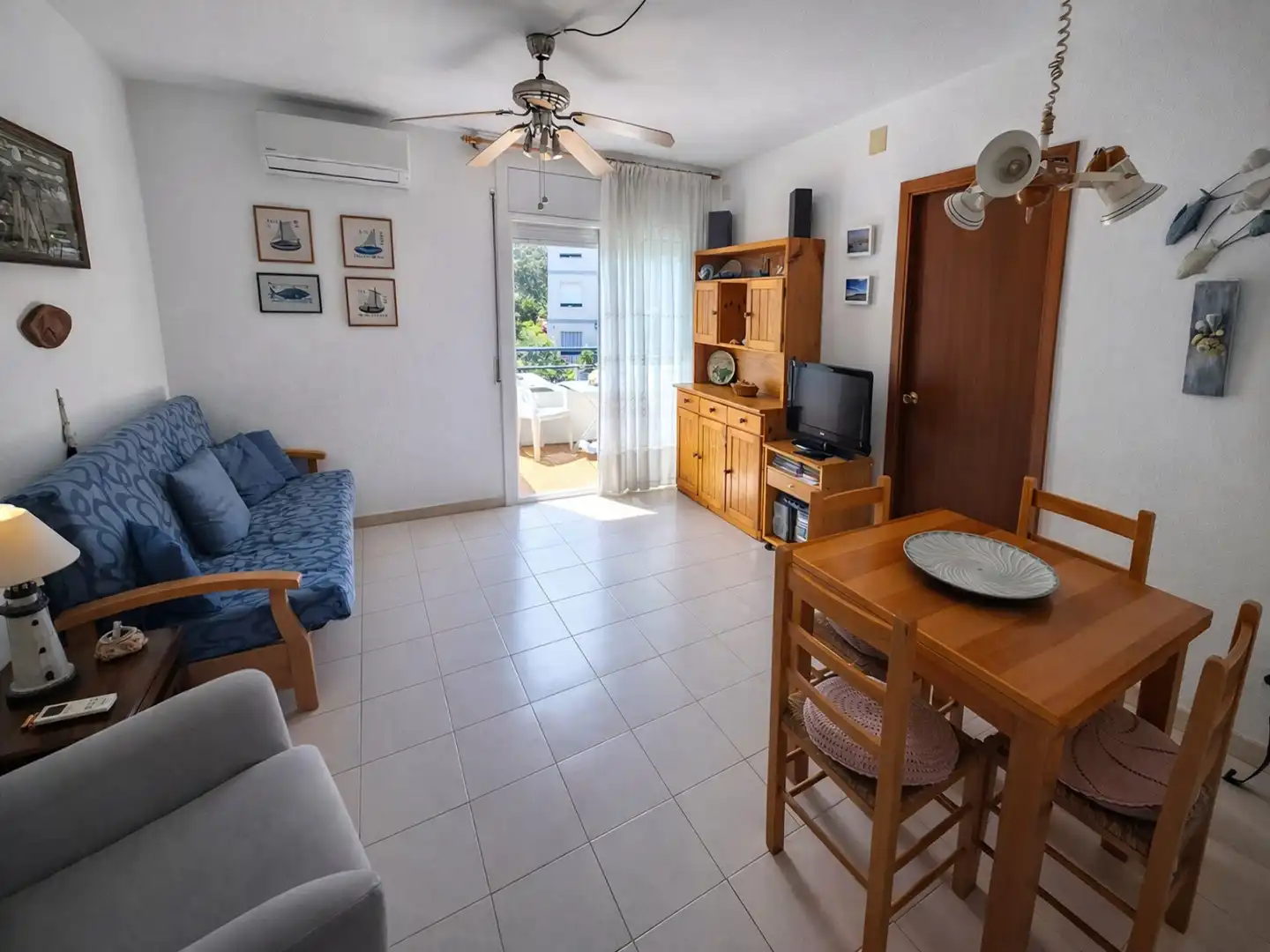 Sala de estar de Piso en venta en Llançà con Calefacción y Terraza