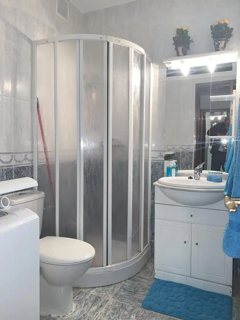 Bany de Planta baixa de lloguer en Madrid amb Calefacció i Moblat