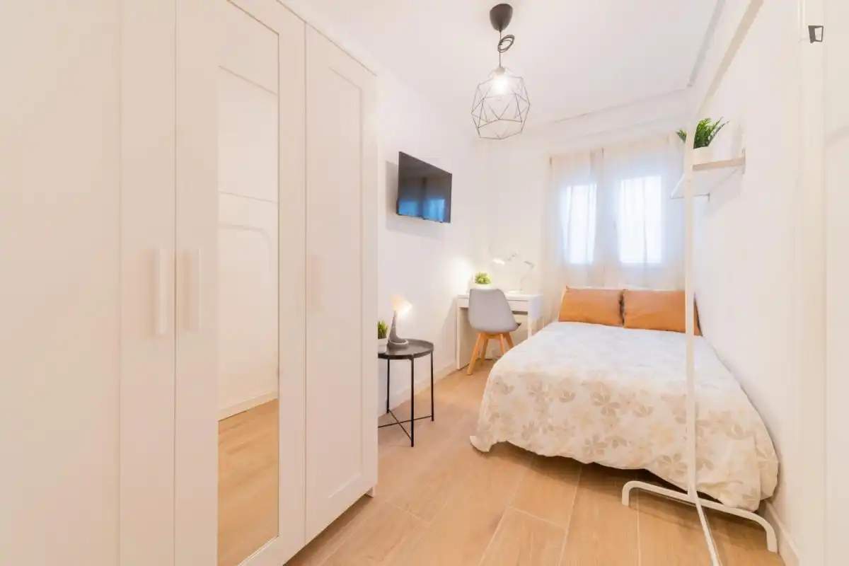 Bedroom of Apartments for share in  Valencia Capital  with Furnished, Washing machine and Microwave