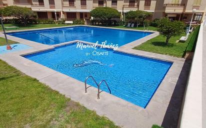 Piscina de Pis en venda en La Manga del Mar Menor amb Aire condicionat i Terrassa