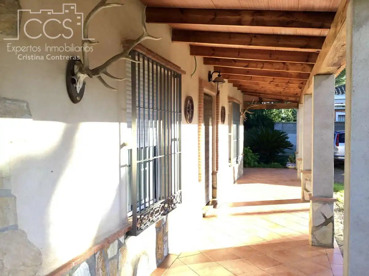 Terrassa de Casa o xalet en venda en Sevilla amb Aire condicionat, Traster i Piscina