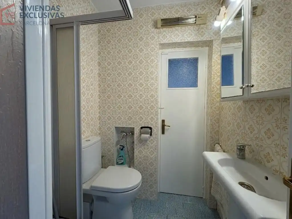 Baño de Piso en venta en Barcelona con Calefacción