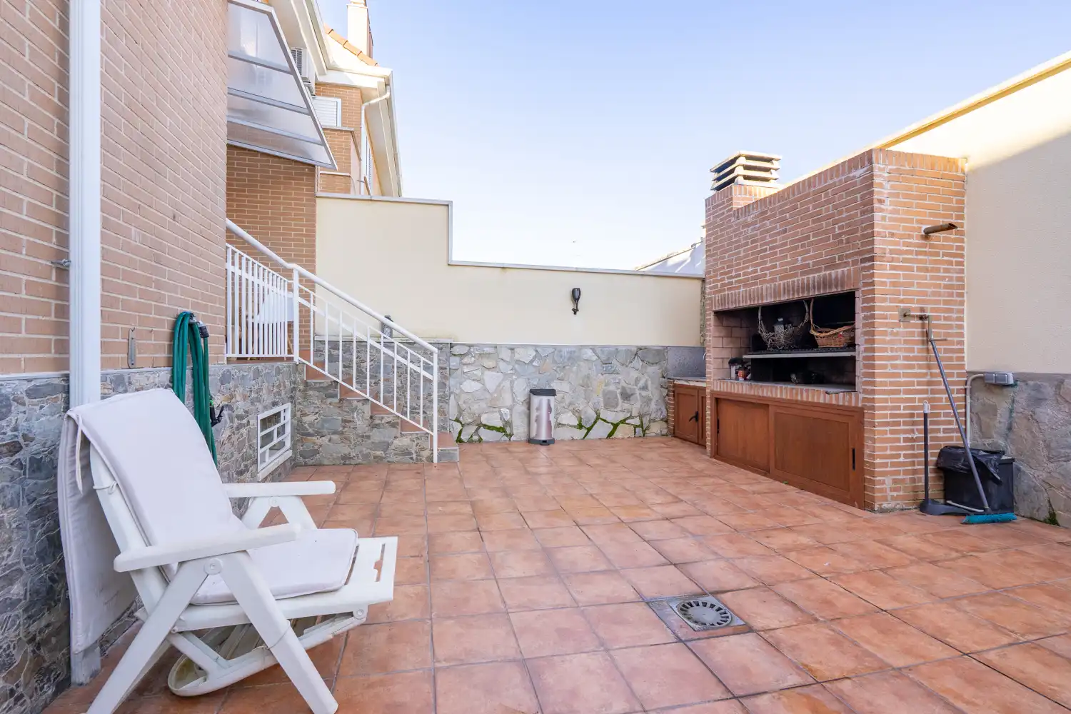 Terrassa de Casa adosada en venda en Valdemoro amb Aire condicionat, Calefacció i Jardí privat
