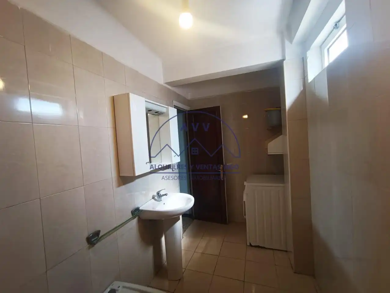 Bathroom of Flat for sale in Vigo   with Parquet flooring and Furnished