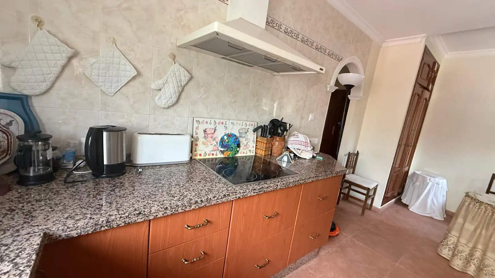 Küche von Haus oder Chalet zum Verkauf in El Puerto de Santa María mit Klimaanlage, Privatgarten und Abstellraum