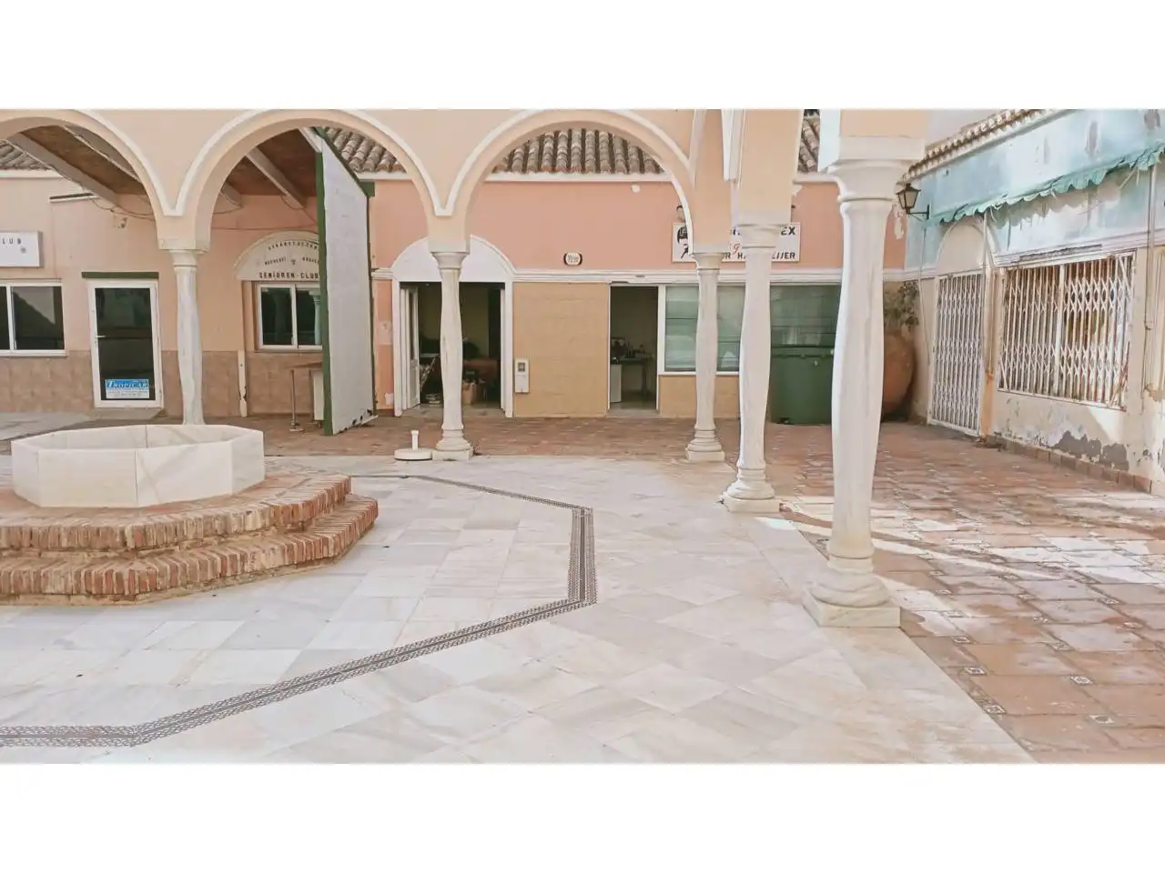 Business premises for sale in Avenida Playa Serena