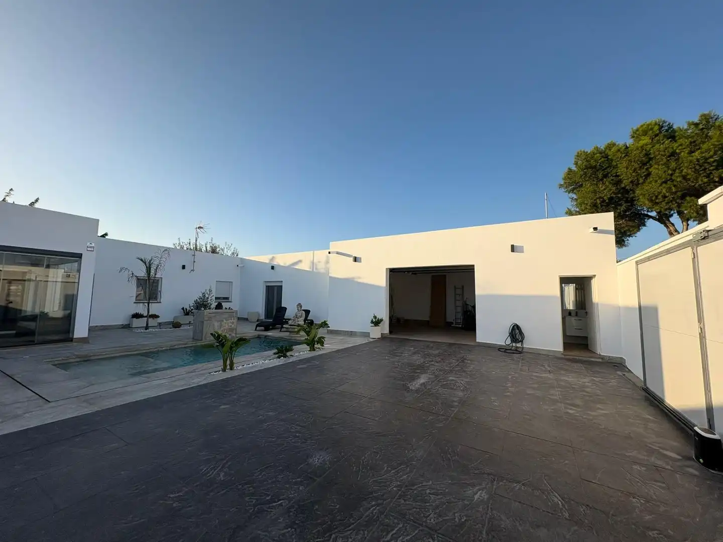 Exterior view of Houses for sale in Chiclana de la Frontera  with Air Conditioner and Swimming Pool