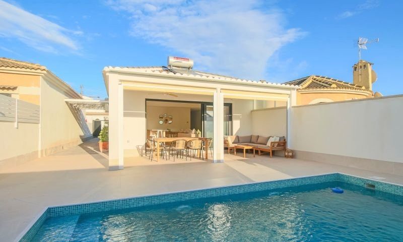 Swimming pool of House or chalet for sale in Torrevieja  with Air Conditioner, Swimming Pool and Furnished
