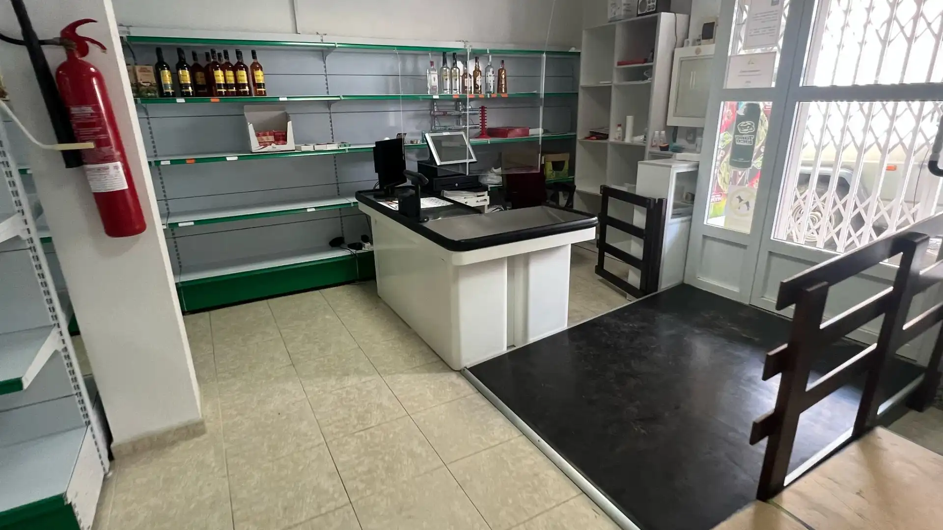 Local en venda en Níjar amb Aire condicionat, Moblat i Alarma