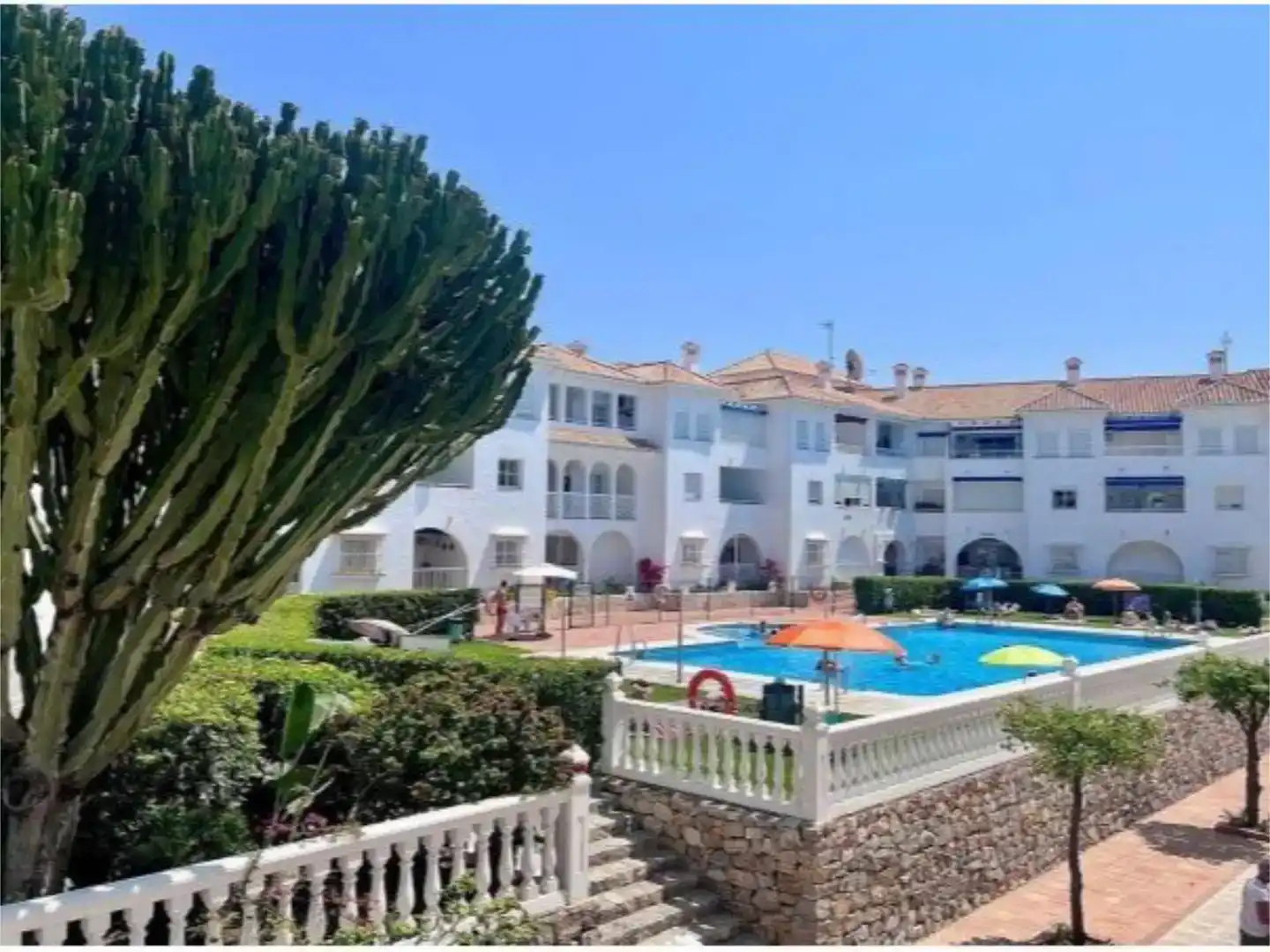 Vista exterior de Pis en venda en Nerja amb Piscina