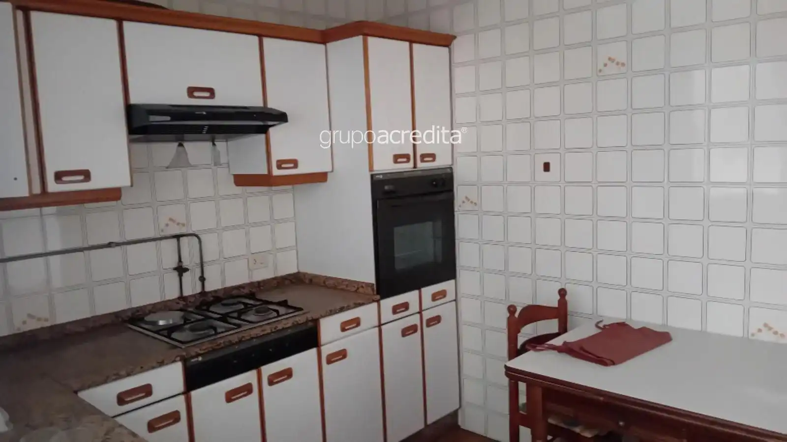 Cuina de Pis en venda en Ames amb Calefacció, Parquet i Traster