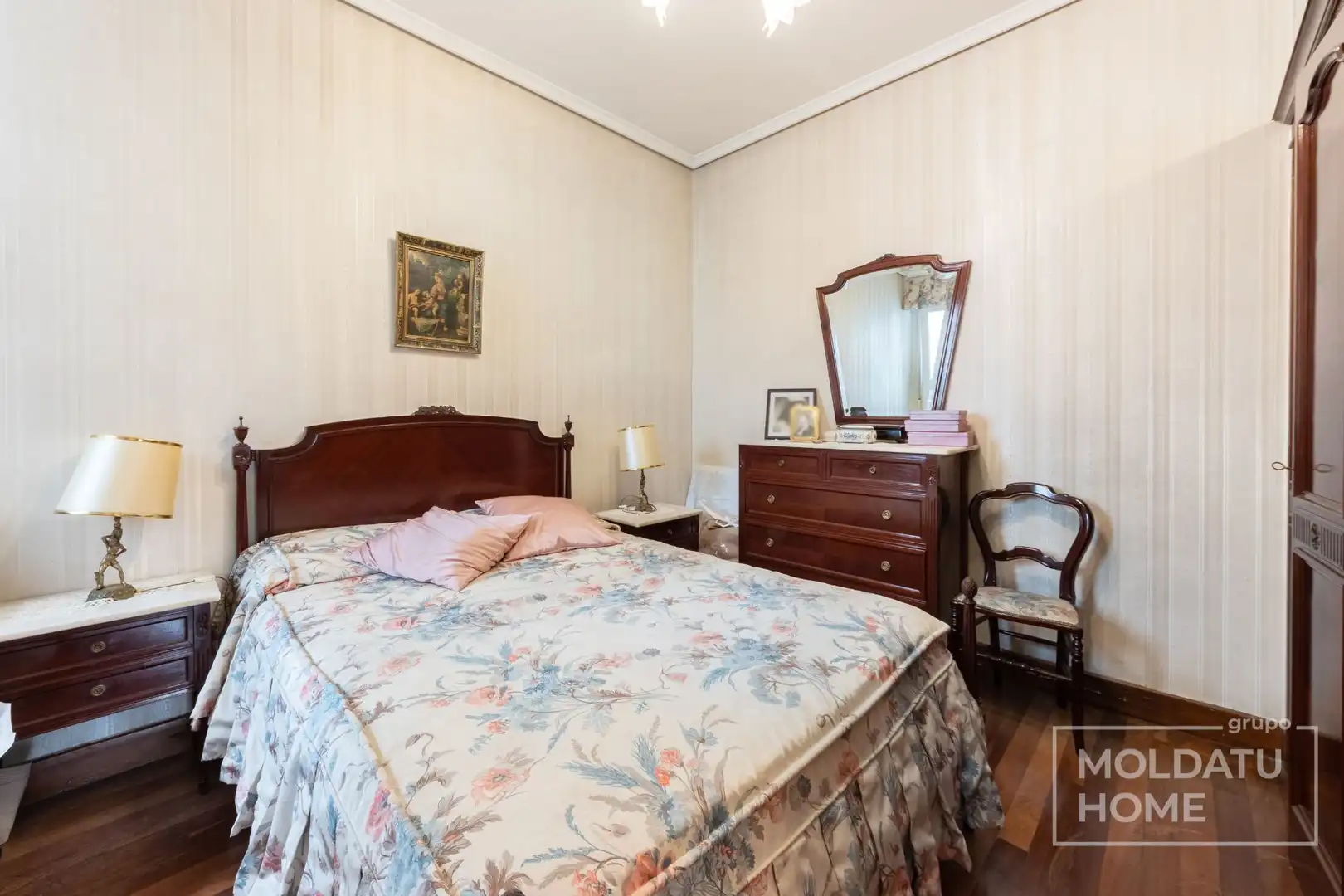 Bedroom of Flat for sale in Deusto