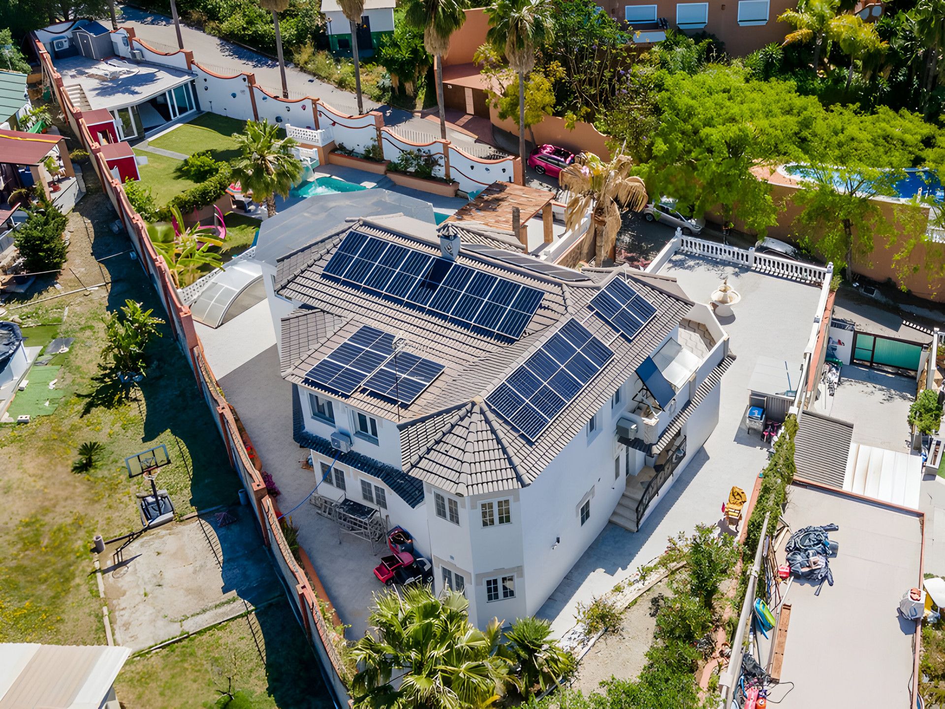 Vista exterior de Casa o xalet en venda en Estepona amb Aire condicionat, Calefacció i Terrassa