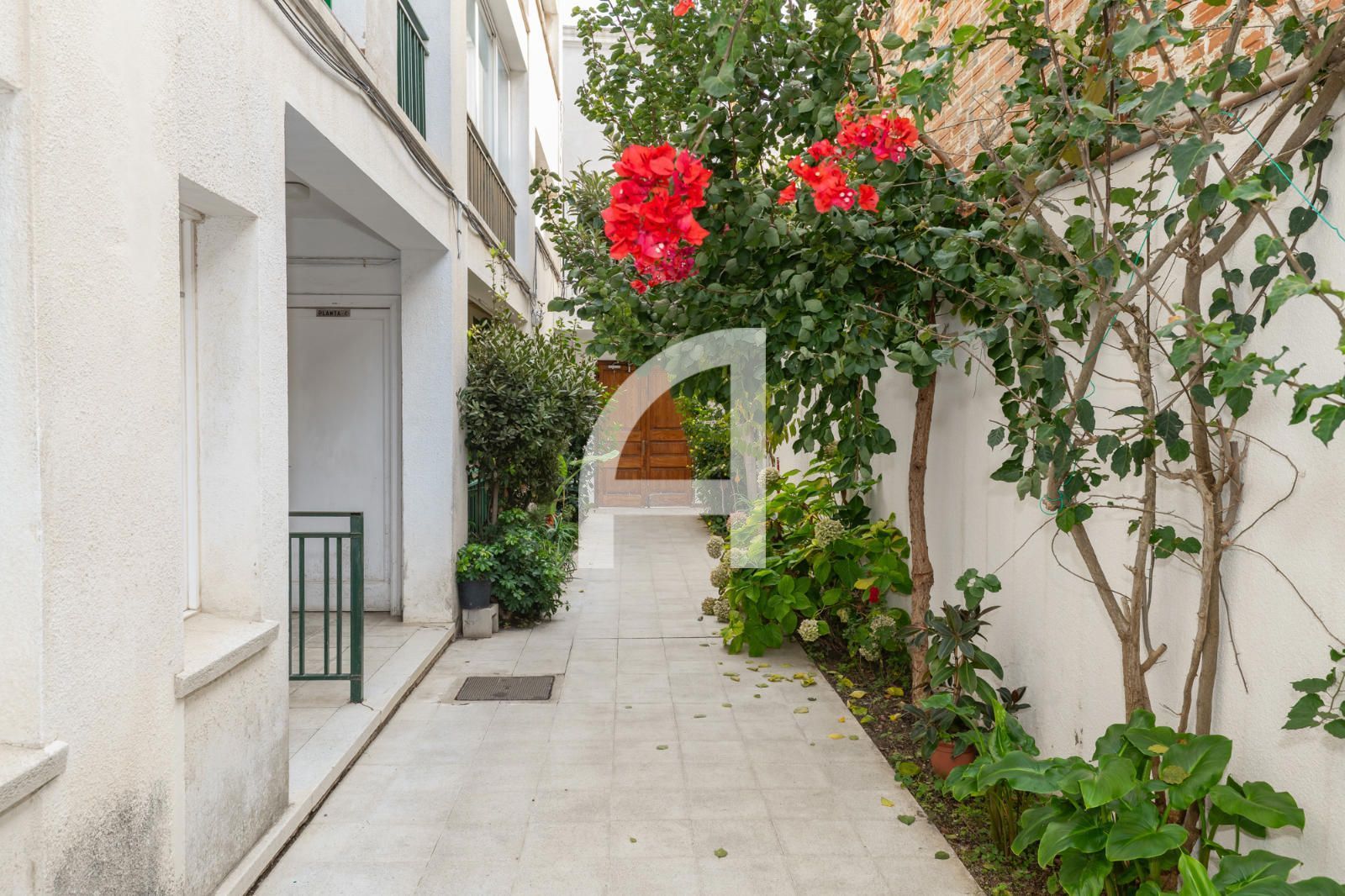 Vista exterior de Pis en venda en Palamós amb Calefacció i Terrassa