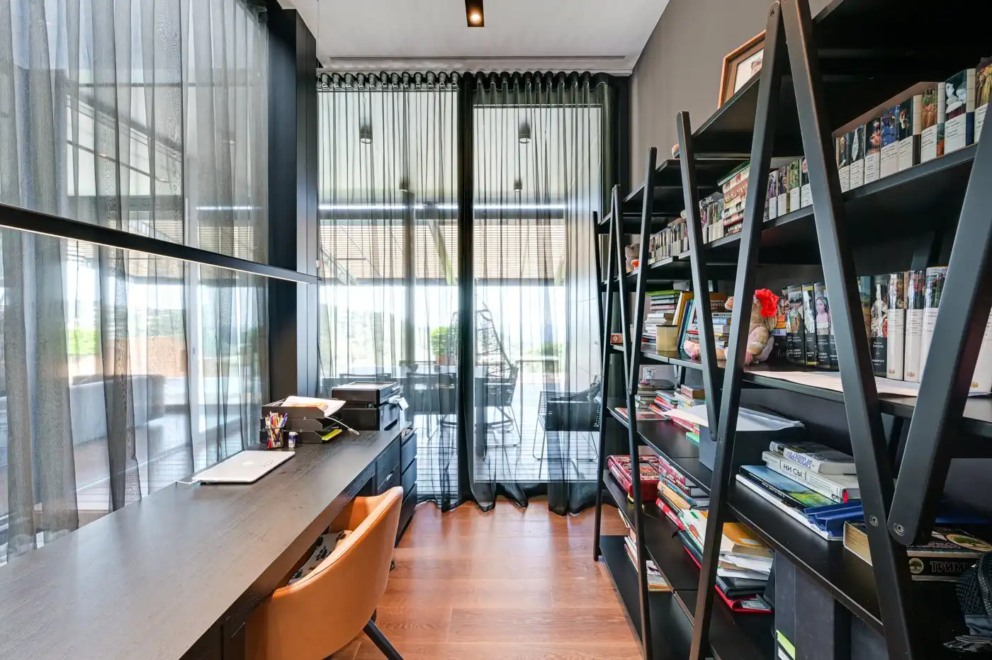 Schlafzimmer von Haus oder Chalet zum Verkauf in Lloret de Mar mit Klimaanlage, Heizung und Privatgarten