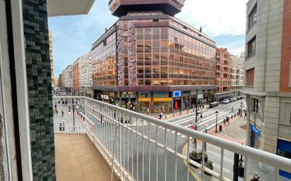 Vista exterior de Pis en venda en Bilbao  amb Calefacció, Moblat i Forn