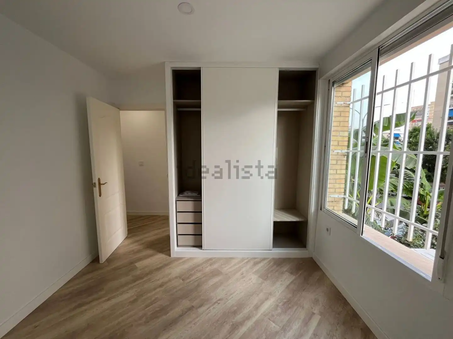 Habitación de Piso en venta en  Sevilla Capital con Aire acondicionado, Terraza y Balcón