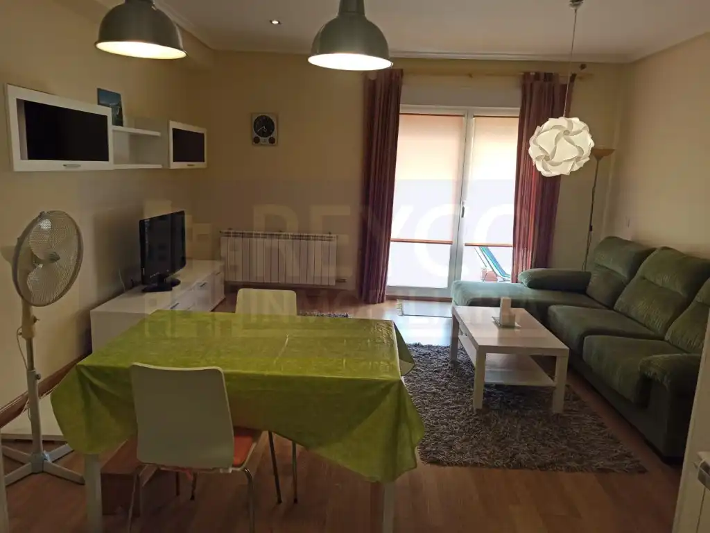 Sala d'estar de Apartament en venda en Torrecilla Sobre Alesanco amb Balcó