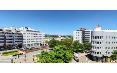 Exterior view of Flat for sale in Girona Capital  with Heating, Parquet flooring and Terrace