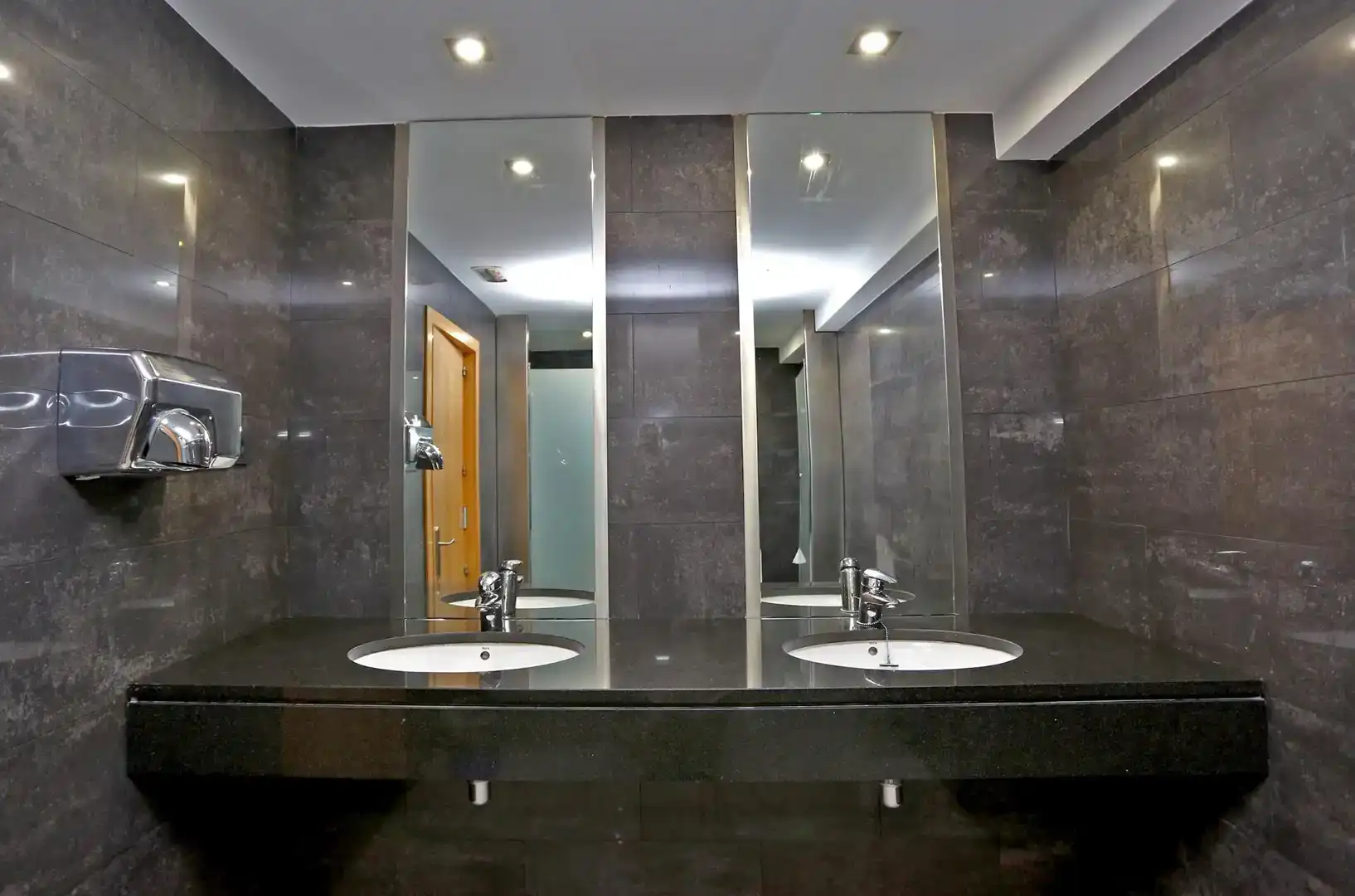 Badezimmer von Büro zur Miete in El Barral Ferial