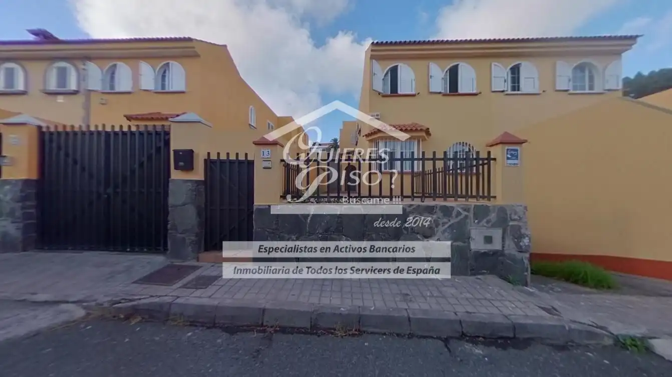 Vista exterior de Casa o xalet en venda en Las Palmas de Gran Canaria amb Jardí privat i Terrassa