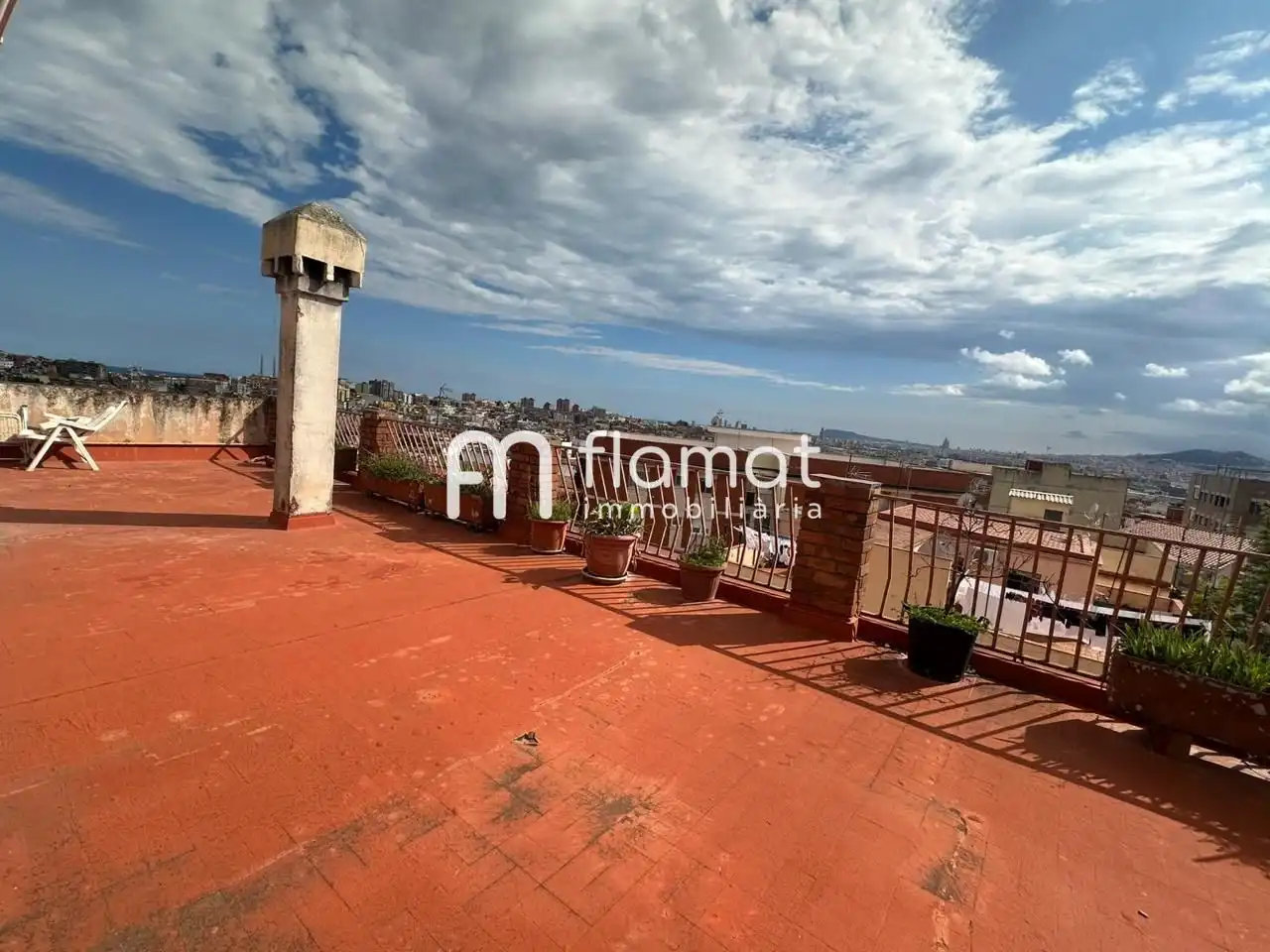 Terraza de Edificio en venta en Santa Coloma de Gramenet