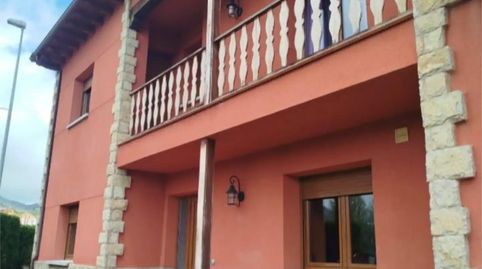 Foto 2 de Casa o xalet en venda a Calle Solasierra, 65, Riaño, León