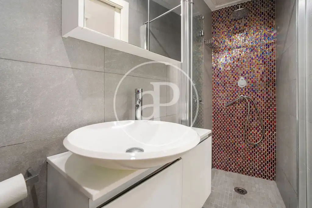 Baño de Piso de alquiler en Valencia con Aire acondicionado, Calefacción y Terraza