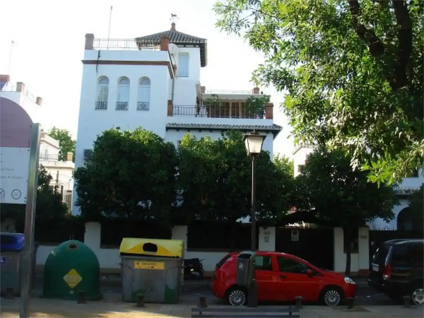 Außenansicht von Maisonette zur Miete in Sevilla mit Klimaanlage, Parkett und Abstellraum
