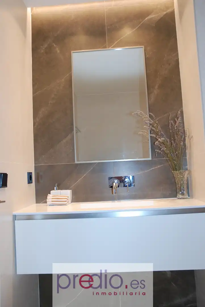 Baño de Piso en venta en Lugo con Calefacción, Parquet y Terraza
