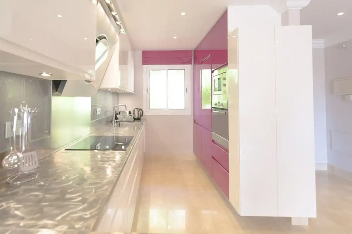 Cuina de Apartament en venda en Marbella amb Aire condicionat, Calefacció i Parquet