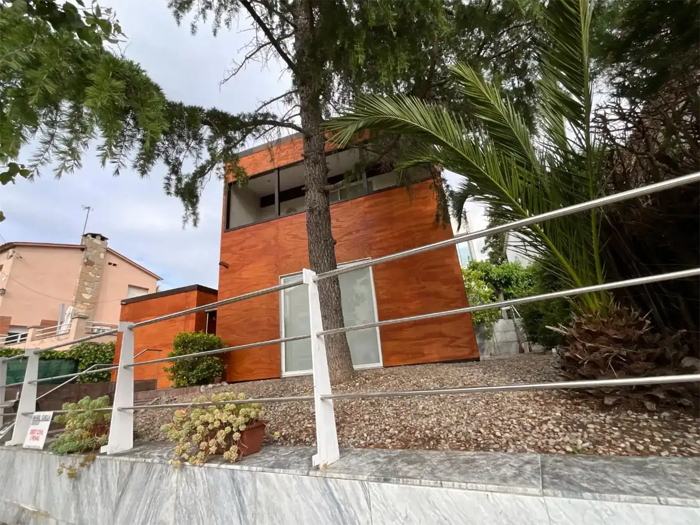 Vista exterior de Casa o xalet en venda en Sant Esteve Sesrovires amb Aire condicionat