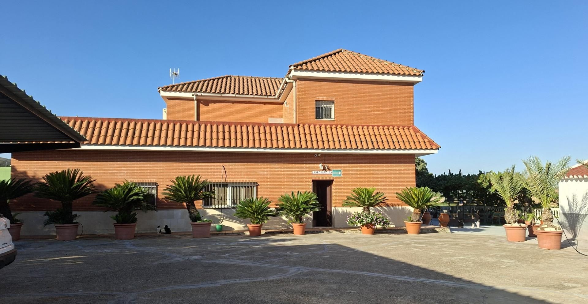 Vista exterior de Finca rústica en venta en Villanueva del Río y Minas con Aire acondicionado, Calefacción y Trastero